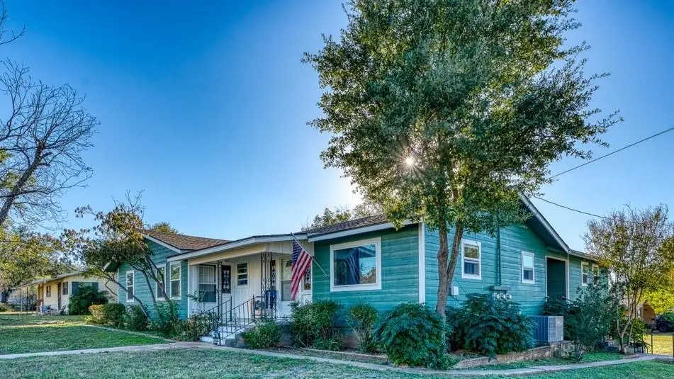 901 Wright Street, Llano, TX 78643 - Image #1