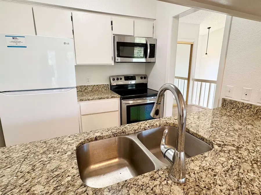 800 Grassy Knol Avenue, Horseshoe Bay, TX 78657 - Image #3