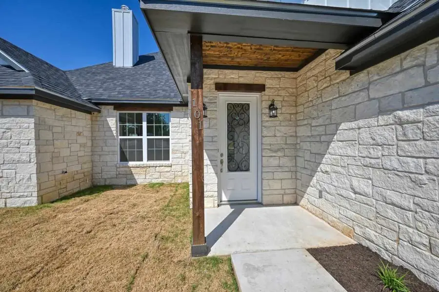 101 Eagle Point Drive, Kingsland, TX 78639 - Image #2