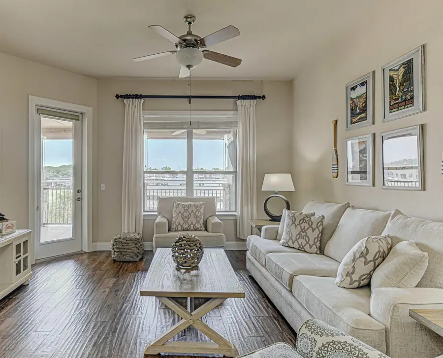 1000 The Cape #15, Horseshoe Bay, TX 78657 - Image #3