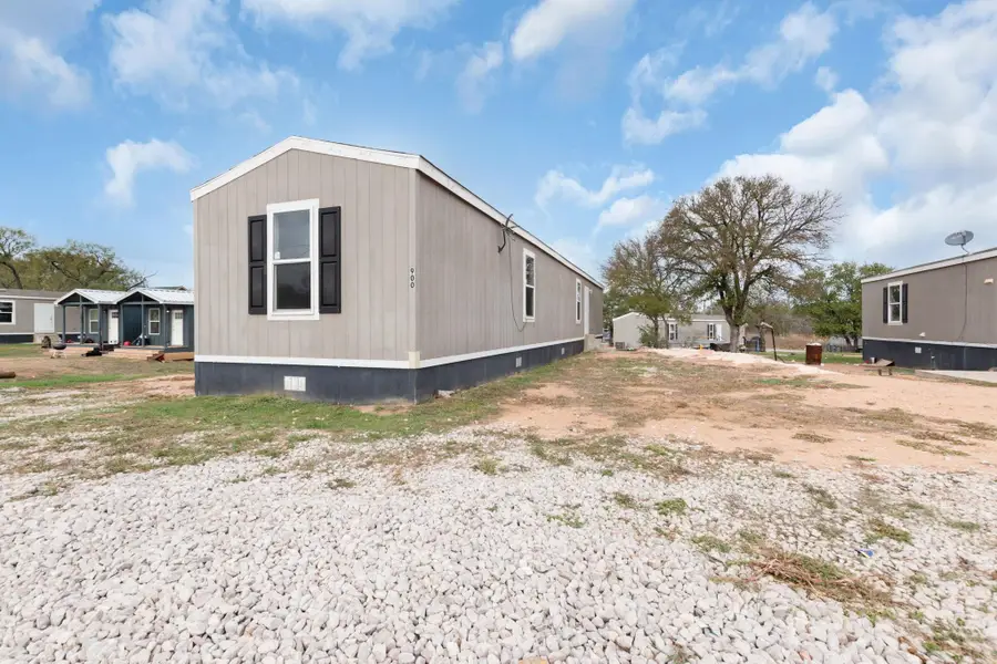 900 Odessa, Kingsland, TX 78639 - Image #2