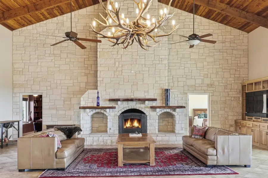 450 Threadgill Ranch Rd, Burnet, TX 78611 - Image #2