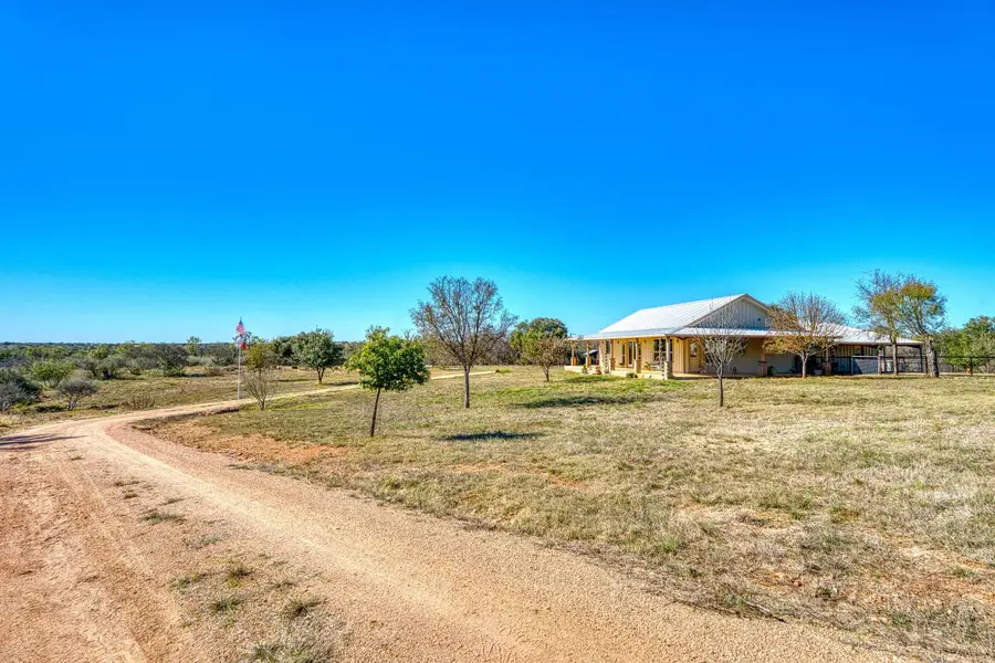 212 Rio Llano E, Llano, TX 78643 - Image #3
