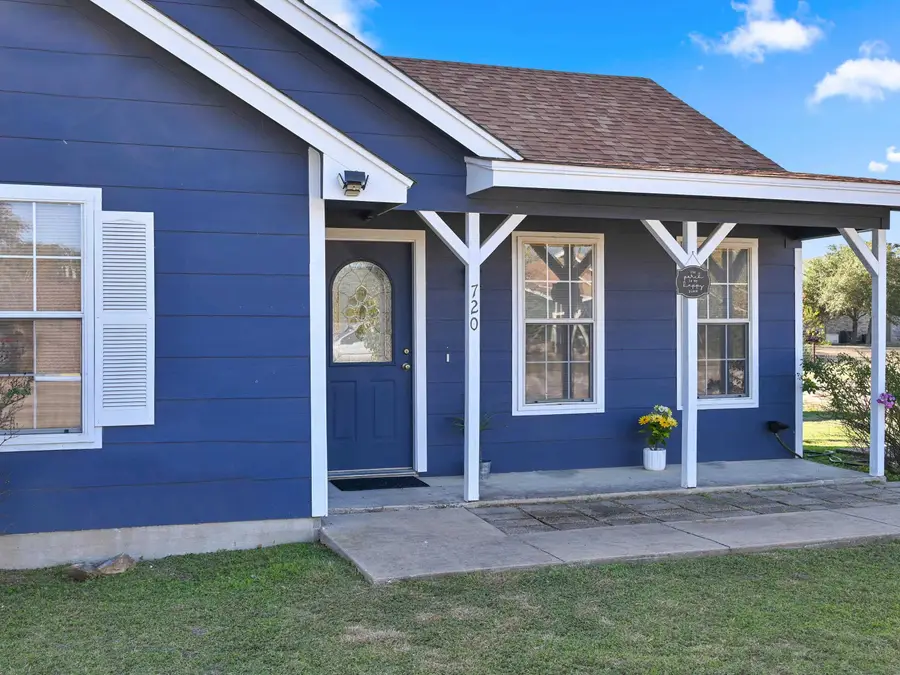 720 Fallen Oak Drive, Bertram, TX 78605 - Image #3