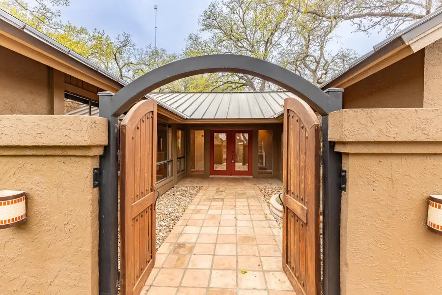 206 Blue Ground, Horseshoe Bay, TX 78657 - Image #2