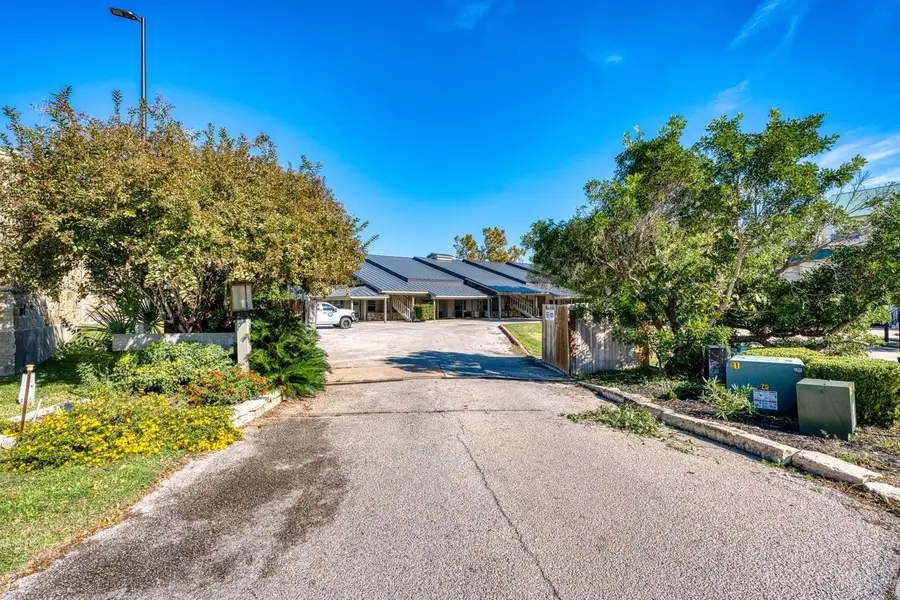 104 Cove E #207, Horseshoe Bay, TX 78657 - Image #2