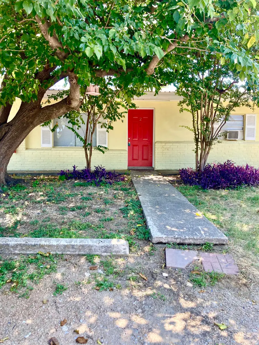 401 Avenue J, Marble Falls, TX 78654 - Image #2