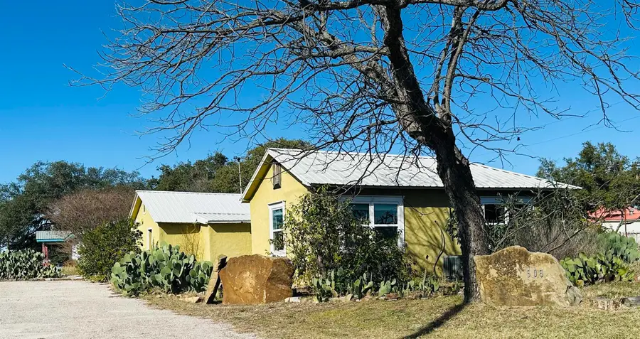 505 S 4th Street, Lometa, TX 76853 - #2