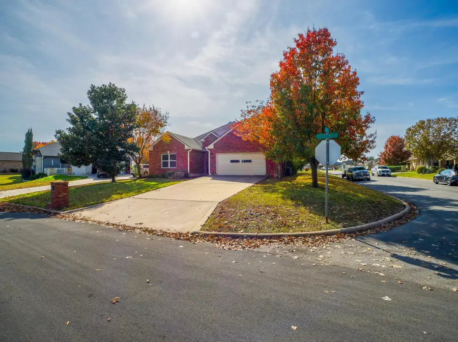 349 Firestone Dr, Meadowlakes, TX 78654 - Image #3