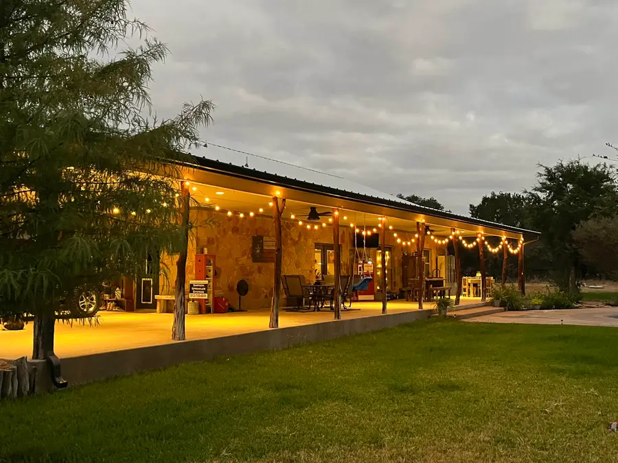 201 N Oak Vista Drive, Burnet, TX 78611 - Image #3