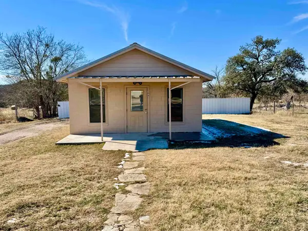 306 N West St., Burnet, TX 78611