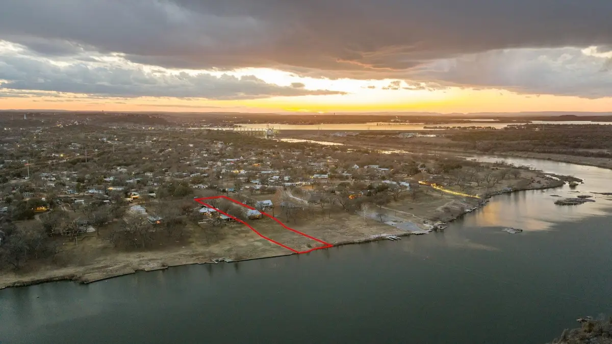 3721 Lakeview Dr, Cottonwood Shores, TX 78657 - Image #1