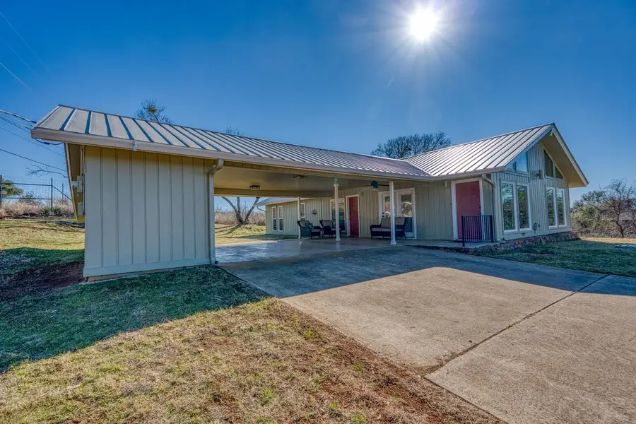 101 W Bluebonnet Road, Horseshoe Bay, TX 78657-9999 - Image #2