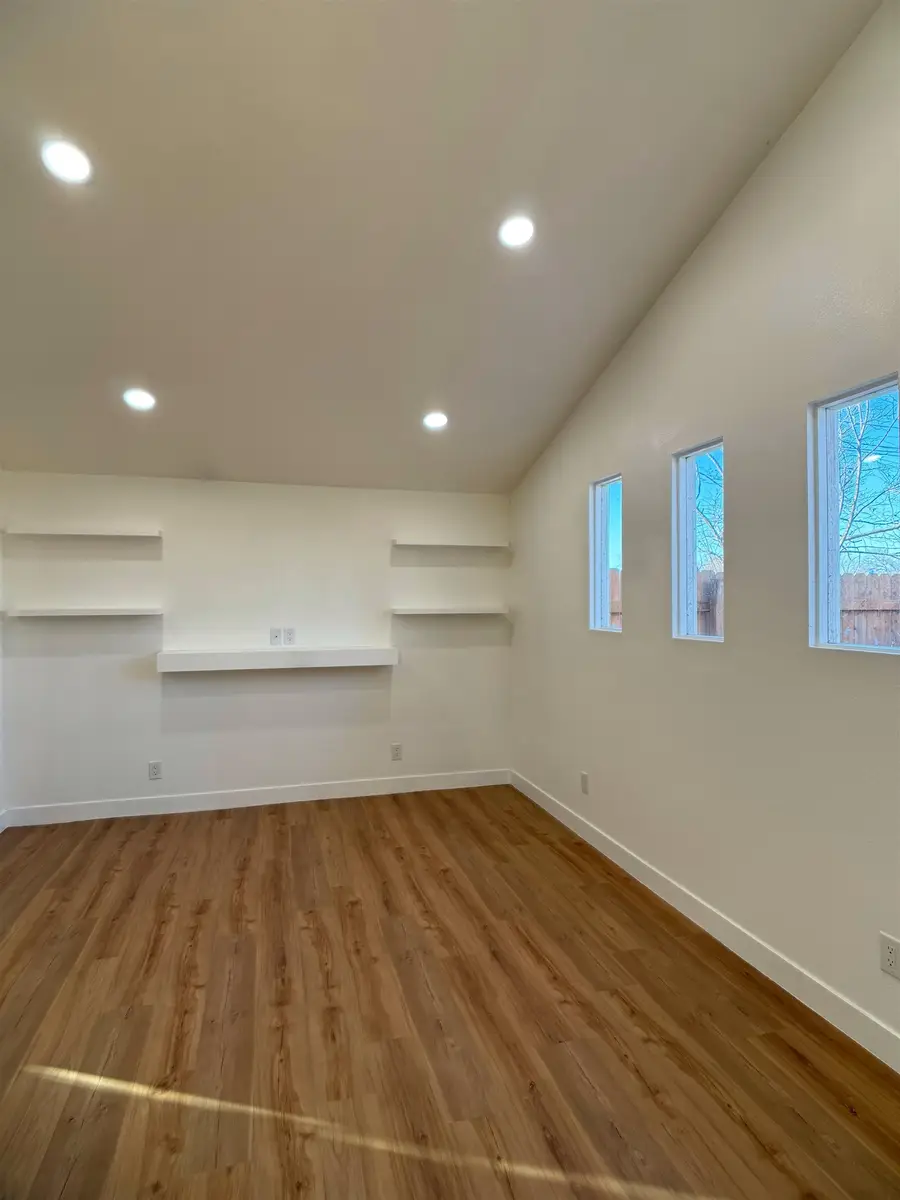 409 Avenue R, Marble Falls, TX 78654 - Image #3