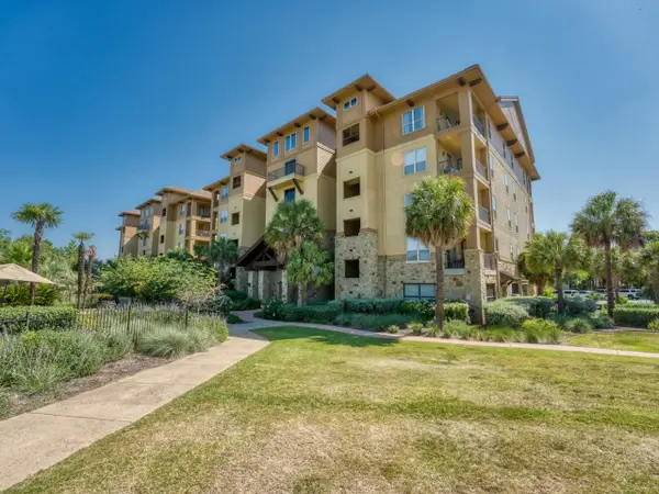 96 Island Dr #32, Horseshoe Bay, TX 78657