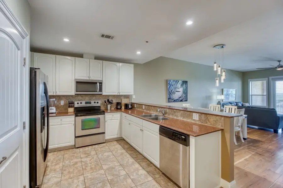 1000 The Cape #44, Horseshoe Bay, TX 78657 - Image #2