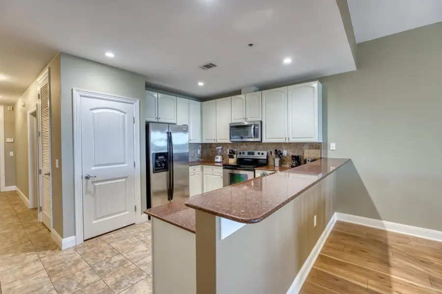 1000 The Cape #44, Horseshoe Bay, TX 78657 - Image #3