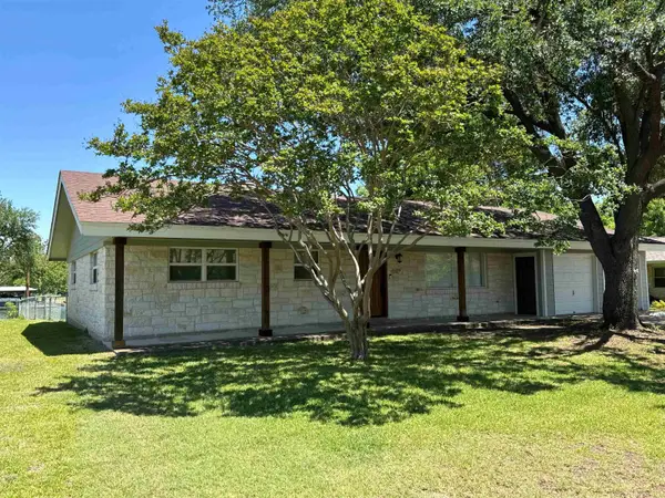 304 E Pheasant Road, Highland Haven, TX 78654