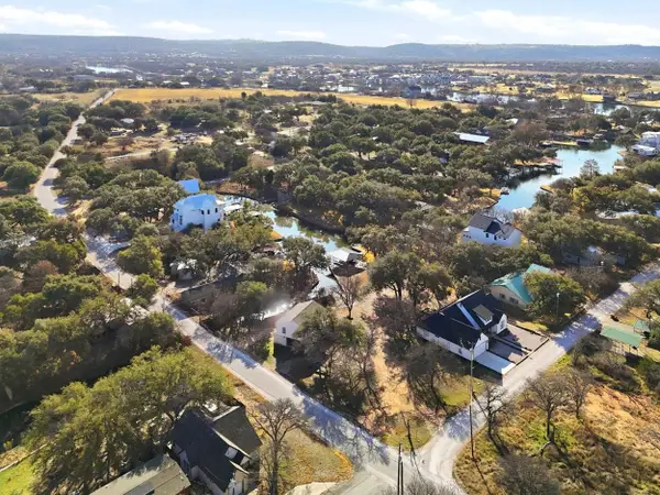 610 Williams Lakeshore, Kingsland, TX 78639