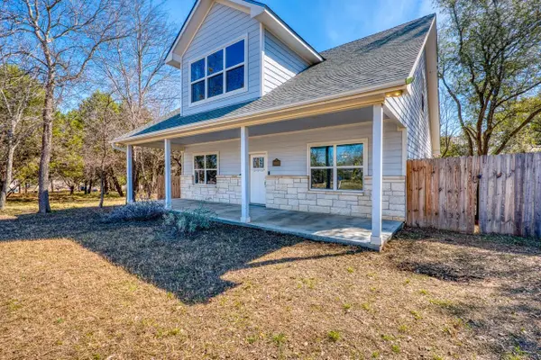 4308 Twin Oaks Drive, Cottonwood Shores, TX 78657