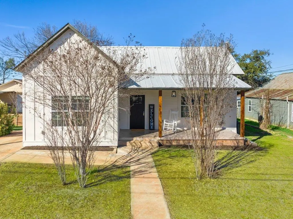 403 W Main Street, Llano, TX 78643 - #1