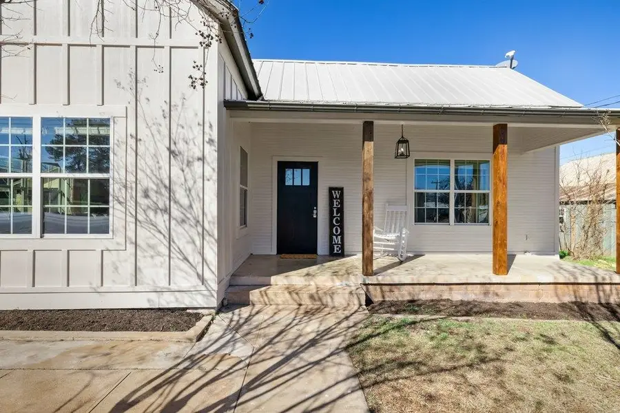 403 W Main Street, Llano, TX 78643 - #3