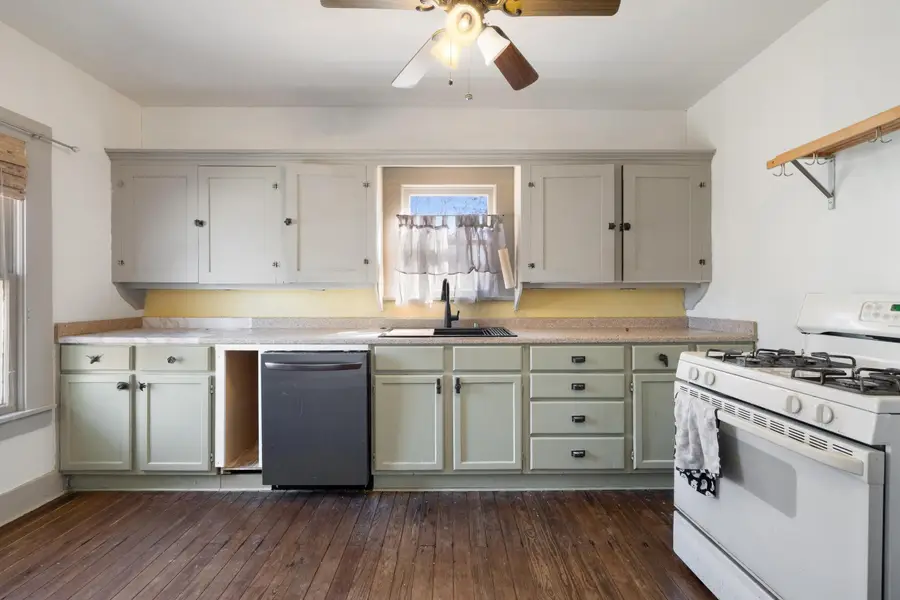 503 E Ash Dr, Johnson City, TX 78636 - #3