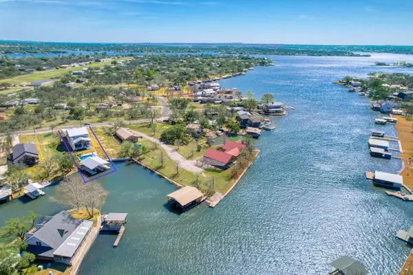 208 E Lakeshore Drive, Sunrise Beach, TX 78643