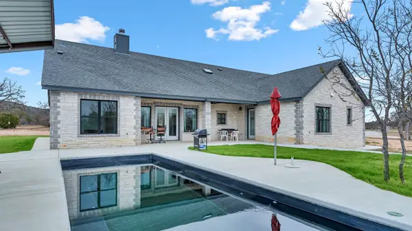 292 Oak Ridge Trail, Kingsland, TX 78639