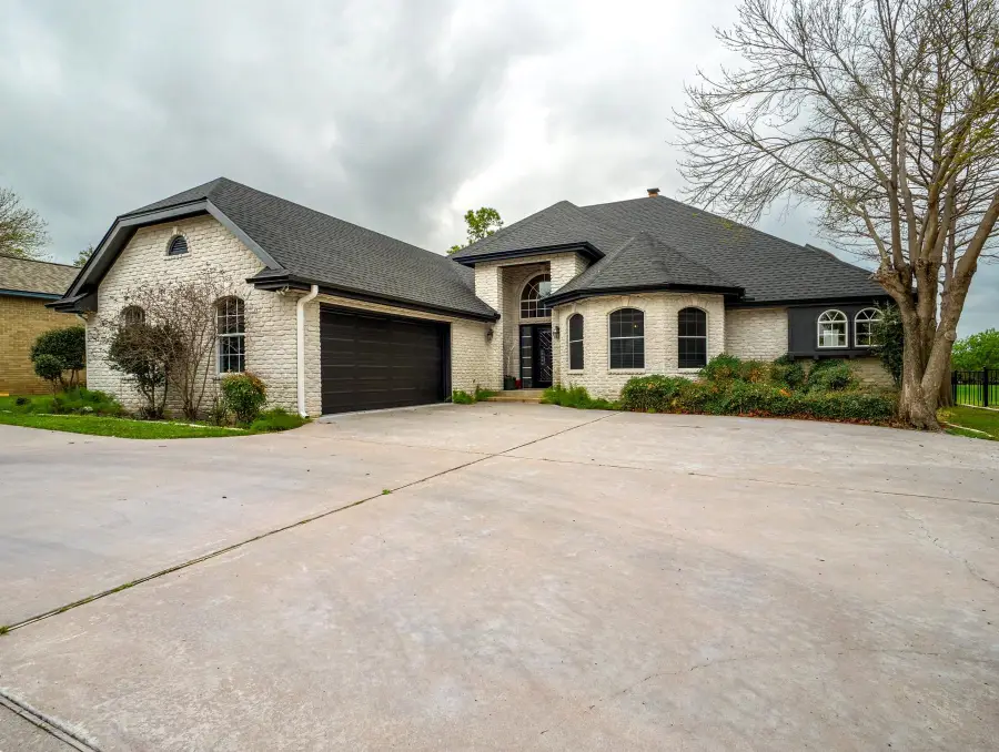 415 St Andrews Street, Meadowlakes, TX 78654 - #2