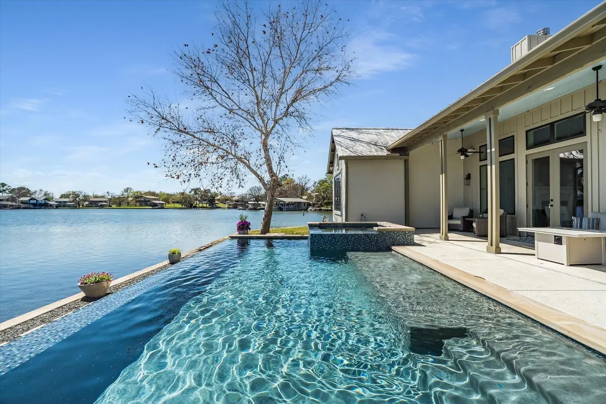 701 Woodland Hills, Granite Shoals, TX 78654 - #1