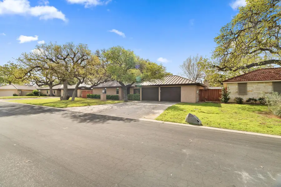 216 Harbor Light, Horseshoe Bay, TX 78657 - #2