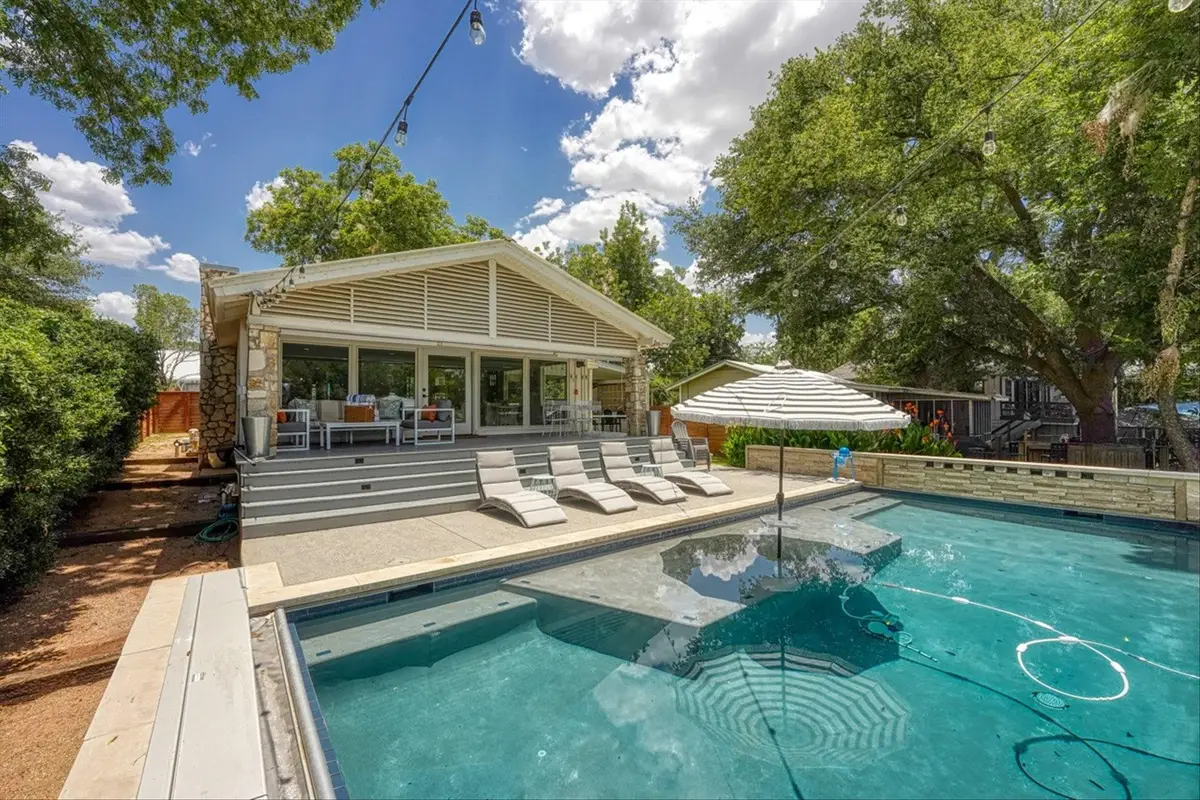 1304 S Lakeside Dr., Burnet, TX 78611 - #1