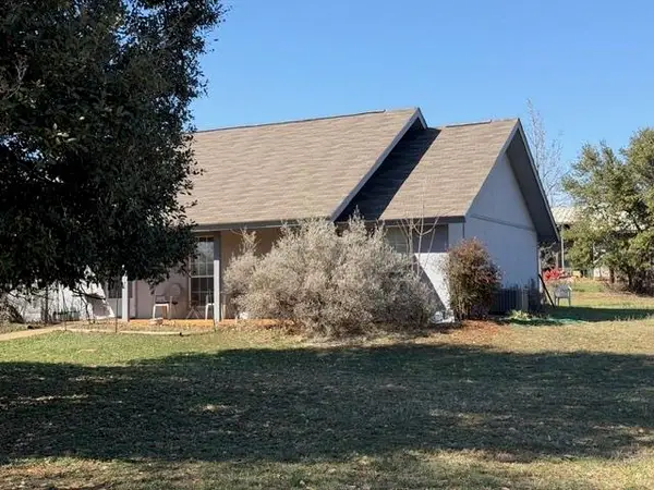 509 Flag Creek Dr., Llano, TX 78643