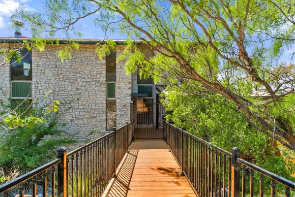 100 Semi Circle, Horseshoe Bay, TX 78657