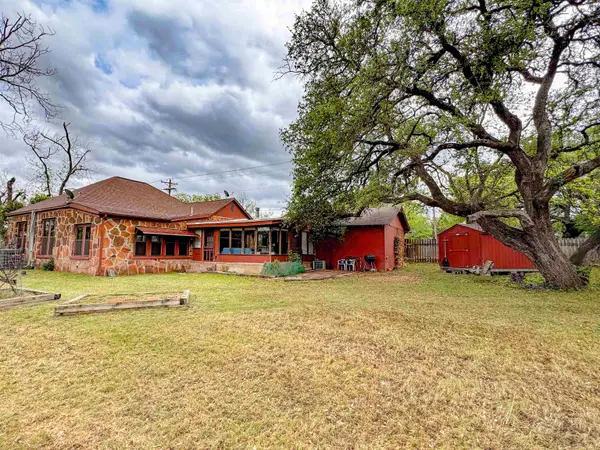 1209 Oatman Street, Llano, TX 78643