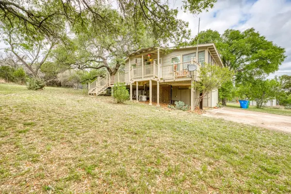 204 W Lakeshore Drive, Llano, TX 78643