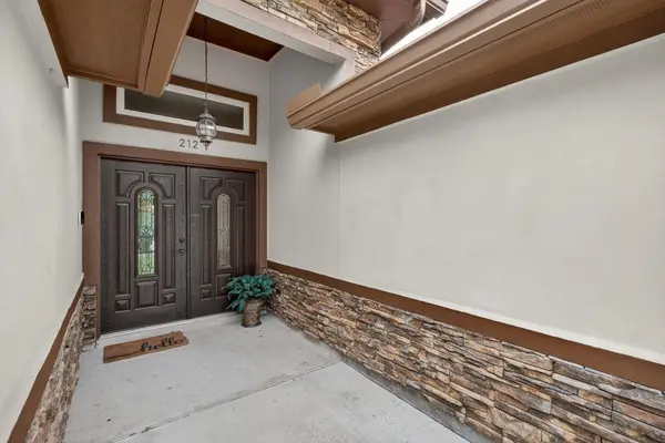 212 Knights Row, Cottonwood Shores, TX 78657-0000