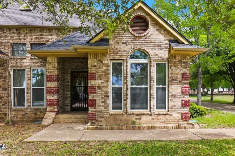 907 Sherman Dr., Marble Falls, TX 78654 - #2