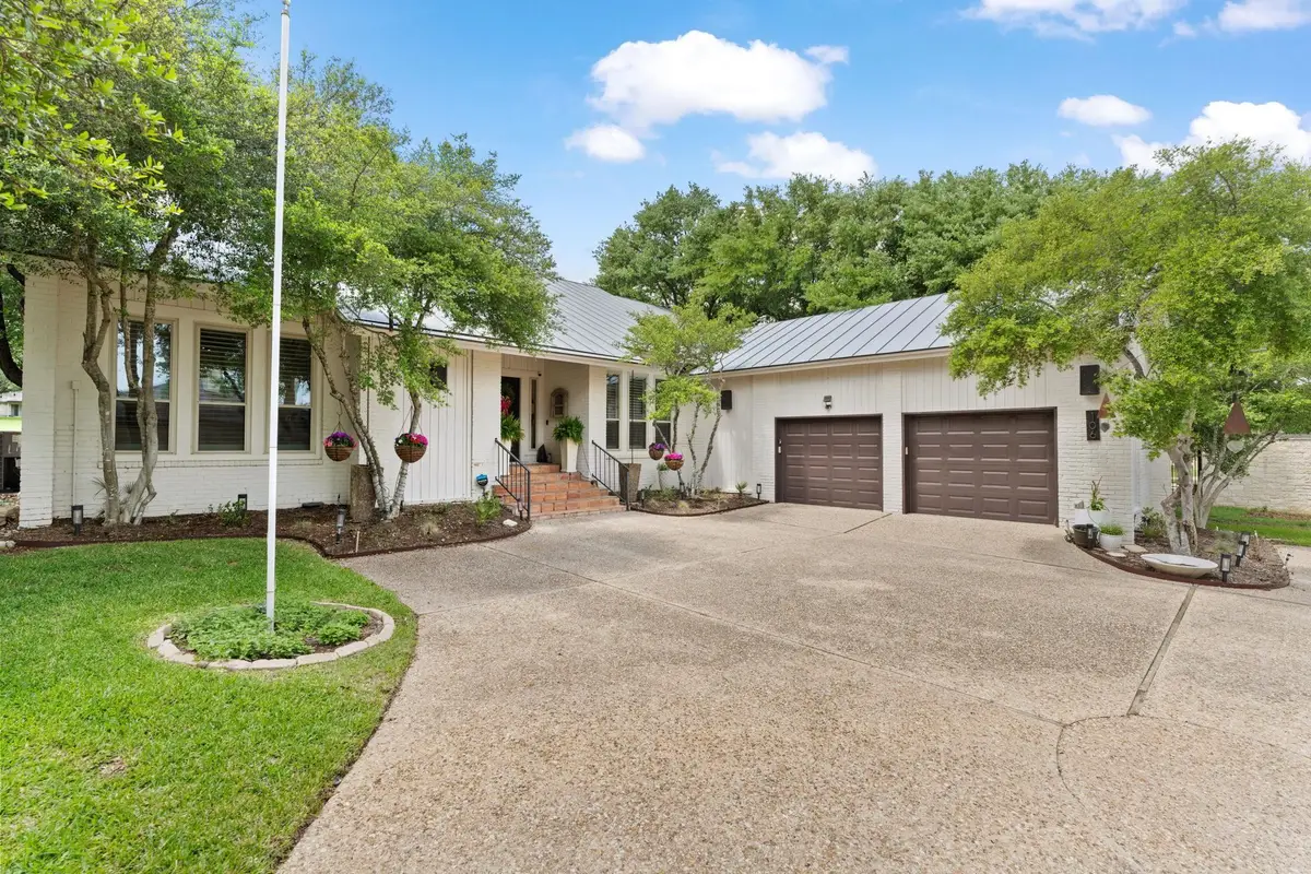 106 Southern Spur, Horseshoe Bay, TX 78657 - #1