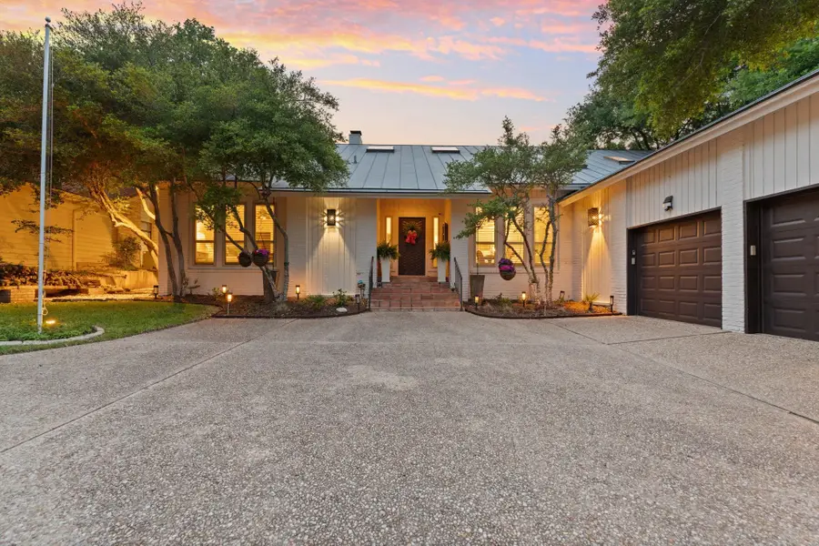 106 Southern Spur, Horseshoe Bay, TX 78657 - #2