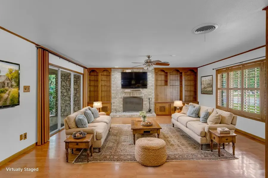 1011 N Vandeveer St, Burnet, TX 78611 - #3