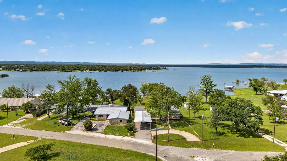 704 Golden Beach Dr, Buchanan Dam, TX 78609 - #1