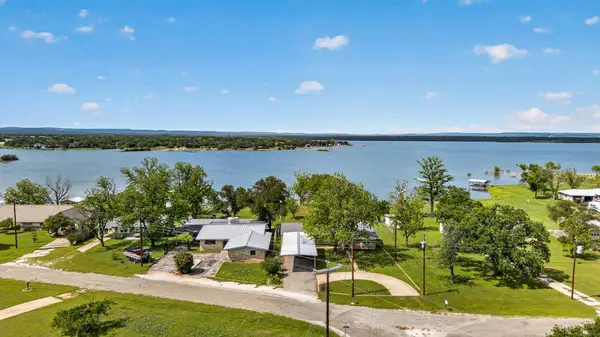 704 Golden Beach Dr, Buchanan Dam, TX 78609