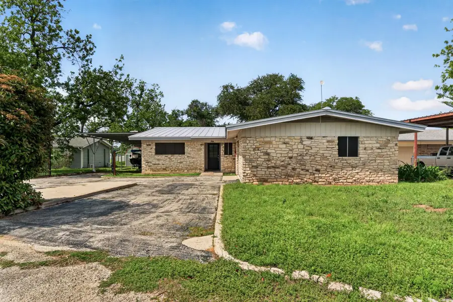 704 Golden Beach Dr, Buchanan Dam, TX 78609 - #3