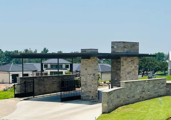 18 J Patriot Court, Kingsland, TX 78639