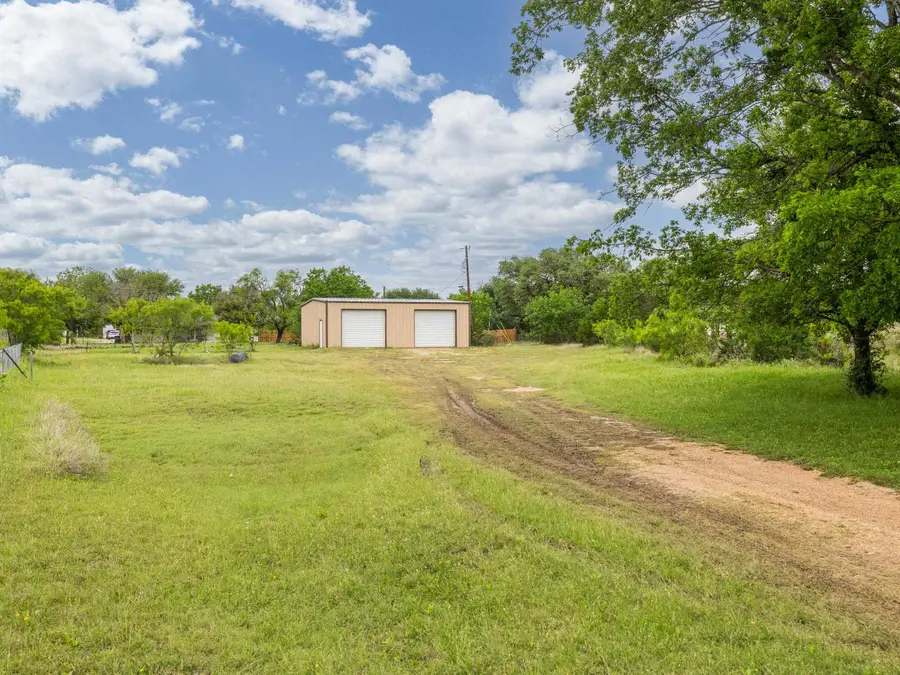 316 Fawn Hill St, Burnet, TX 78611 - #3
