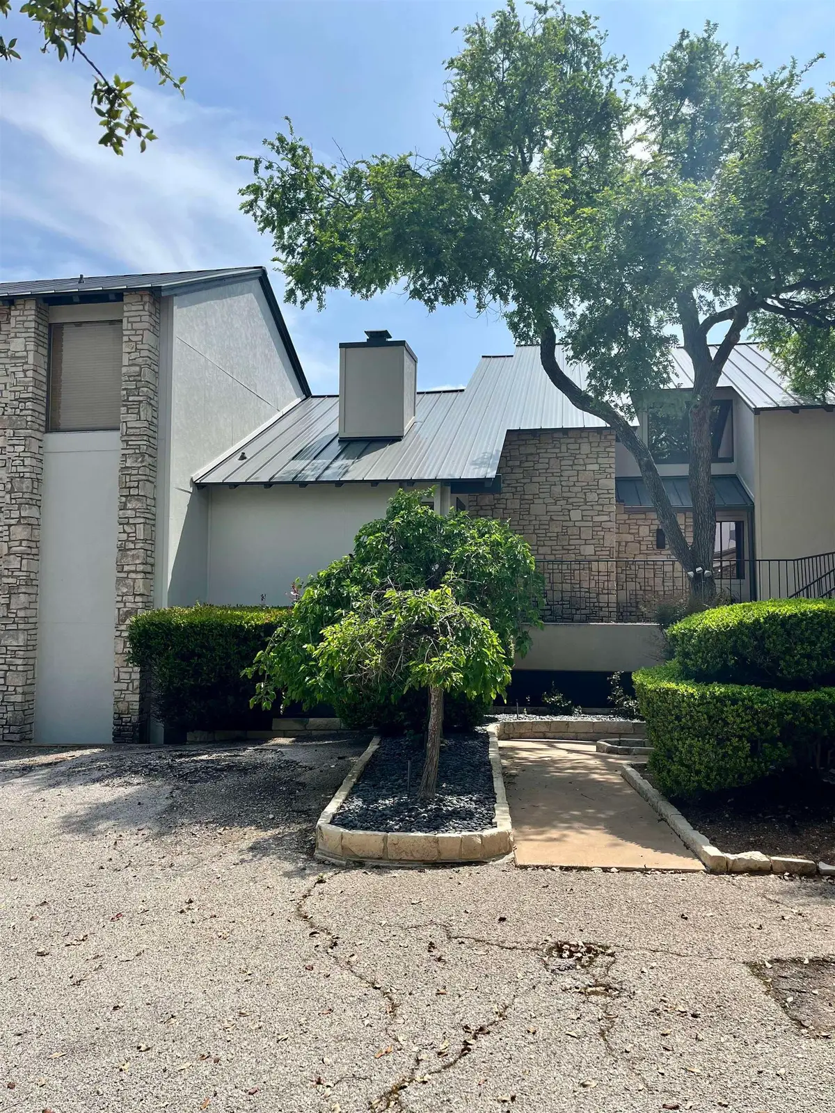 103 Island Dr, Horseshoe Bay, TX 78657 - #1