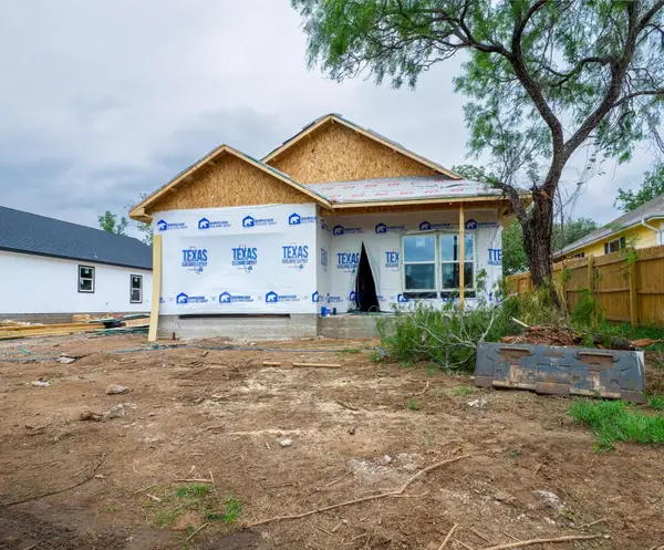 147 W Pine, Granite Shoals, TX 78654