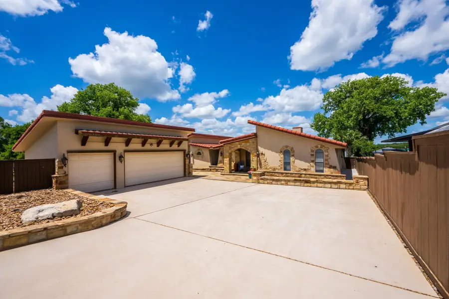 136 Hidden Oaks Dr, Kingsland, TX 78639 - #2